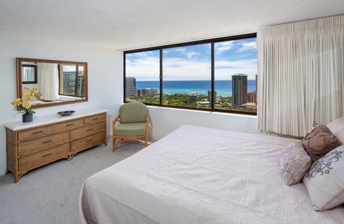 Waikiki Condo | 98 m² Condo ∙ 2 bedrooms ∙ 6 guests