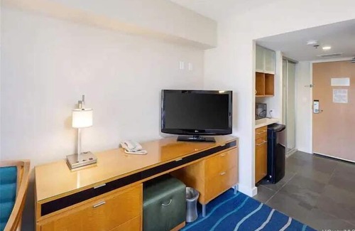 Ala Moana House | Ala Moana Hotel 14th FL R1 2Double Beds 4Person