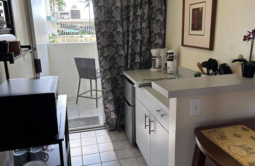 Waikiki Apartment | ALOHA-WAIKIKI 2 Blocks to BEACH with a KING BED! 49