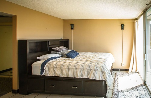 Makaha Condo | Amazing Views 13th Floor 1-Bedroom Makaha Valley