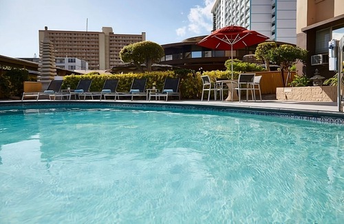 Ala Moana House | Attractions Nearby! 3 Convenient Units, Pet-Friendly, Onsite Pool