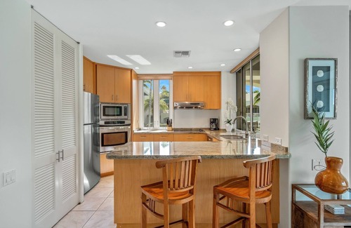 Wailea Condo | Beautifully Remodeled with Central A/C! Top Floor! Palms at Wailea 206