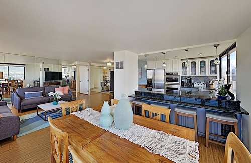 McCully - Moiliili Condo | Breathtaking Hawaiian Monarch Penthouse | Views!