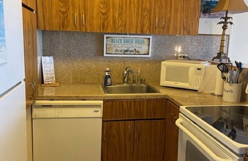 Makaha Condo | Hawaiian Prinicess one bedroomn1990/NUC-2240