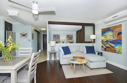 Waikiki Condo | Heart of Waikiki! Lower Floor! Great Location! Washlet, AC, Wi-Fi, Kitchen!