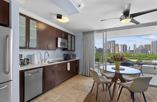 Waikiki Condo | Heart of Waikiki With Partial Ocean View! Washlet! FREE Off-site Parking!