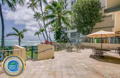 Diamond Head - Kapahulu - St. Louis Apartment | 〽High Floor〰Ocean-View〰Queen-Bed〰Studio w/Kitchenette, Very Quiet Building