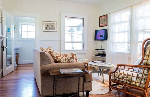 Hawi House | House ∙ 1 bedroom ∙ 4 guests