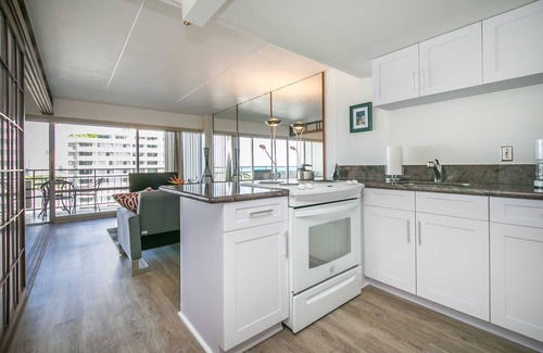 Waikiki Condo | Ilikai 1333 Ocean/Sunset/Marina Views King Bed, Sofa Bed