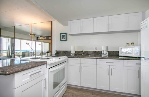 Waikiki Condo | Ilikai 1333 Ocean/Sunset/Marina Views King Bed, Sofa Bed