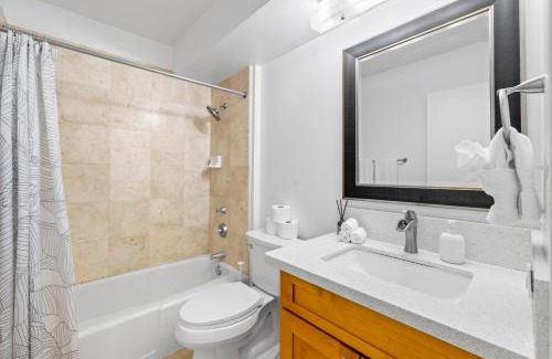 Waikiki Apartment | Ilikai Marina Studios