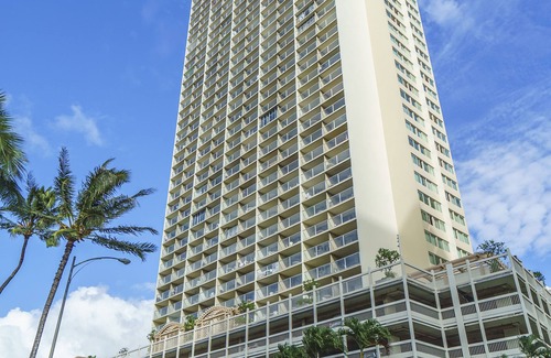 Waikiki Condo | Island Colony (IC14)