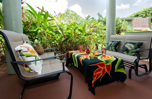 Princeville Condo | Large & Inviting, Walkable Location close to beach-Perfect for Large Groups!