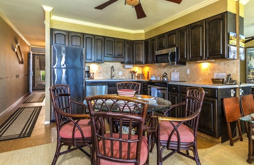 Kihei Condo | Leinaala Oceanfront #204 2nd Floor unit, Panoramic Ocean View, Great Rates!