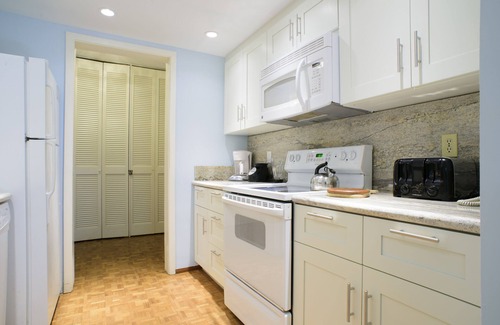 Kaanapali Condo | Luxurious Courtyard Garden Condo Perfect for Children and Family!