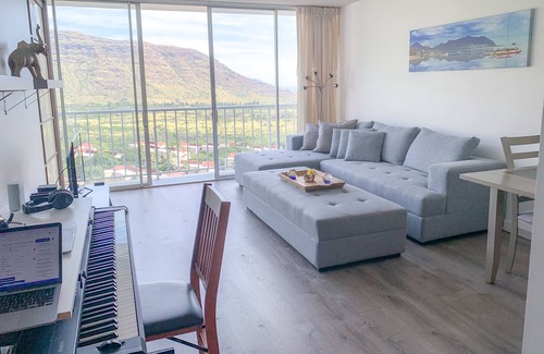 Makaha Condo | Makaha Valley Towers-16th Floor-Amazing View