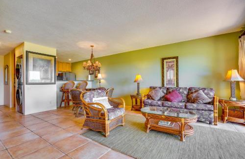 Maunaloa Apartment | Maunaloa Vacation Rental - Walk to Kepuhi Beach!
