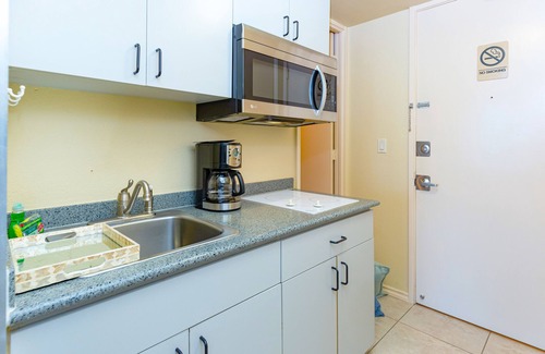 Waikiki Condo | Ocean & Diamond Head View Studio at Waikiki