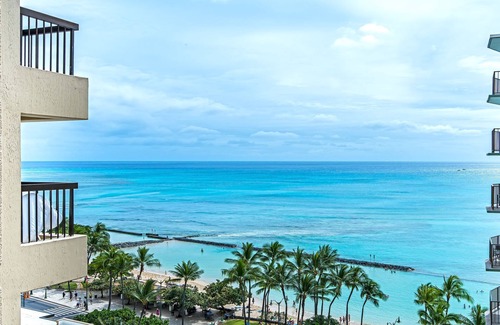 Waikiki Condo | Ocean View Paradise Escape at Waikiki Beach Tower Near Shops & Restaurants