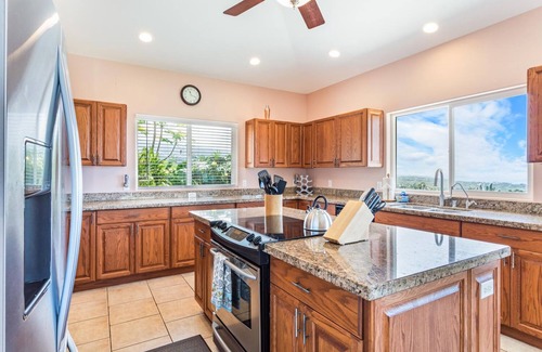 Kailua-Kona House | 🏖️Ocean Views | Gated | Private Infinity Pool
