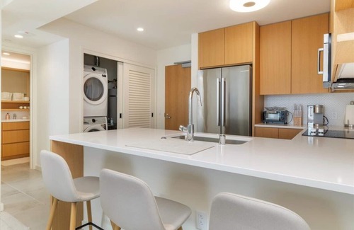 Ala Moana Condo | Sky Ala Moana 2307: 1 BR, 1 BA Condominium in Honolulu, Sleeps 4