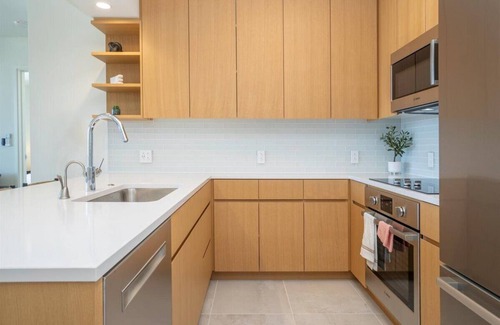 Ala Moana Condo | Sky Ala Moana 2908: 2 BR, 2 BA Condominium in Honolulu, Sleeps 4