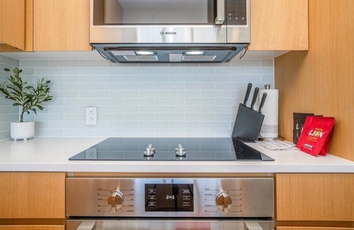 Ala Moana Condo | Sky Ala Moana 2908: 2 BR, 2 BA Condominium in Honolulu, Sleeps 4