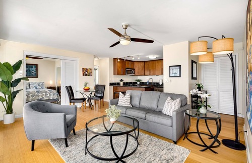 Waikiki Condo | Stunning Ocean View Condo! Best Location!