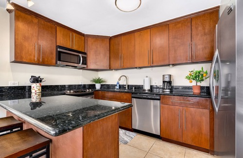 Waikiki Condo | Stunning Ocean View Condo! Best Location!