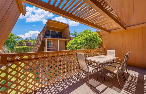 Kaunakakai Apartment | Tropical studio in oceanfront resort w/pool, WiFi, & kitchenette - snowbirds OK