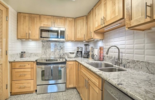 McCully - Moiliili Condo | Waikiki Landmark Resort and Condos - Breathtaking 2Bed,2Bath, Free Parking
