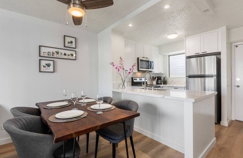 McCully - Moiliili Apartment | 01 FREE Parking/10 min beach/2br-Waikiki/Ala Moana