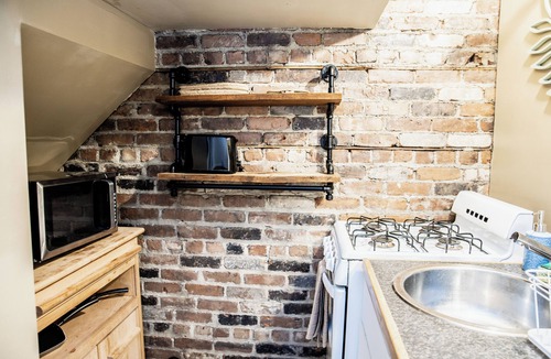 Albany Apartment | 1 bedroom apt close to hospitals off street parking in unit washer & dryer