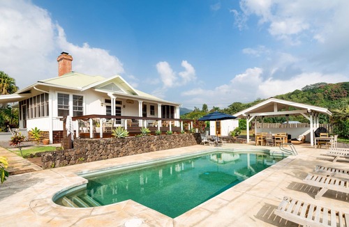 Koloa House | 100 year Hawaiian Plantation Managers Home private pool air condition 3 Acres