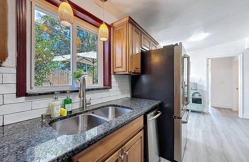 Walsingham House | 11083 106th Ave