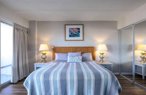Waikiki Apartment | 1519 Ilikai Collection 9 Beachfront Resort recently upgraded