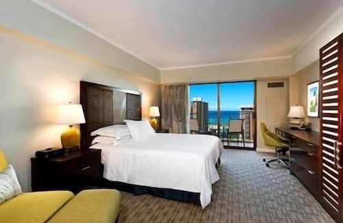 Waikiki Resort | 2/2 HGVC Hawaiian Village Beachfront Resort & Spa