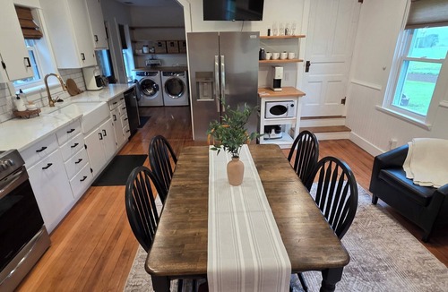 Leola House | 2-bedroom farm guesthouse surrounded by beautiful farmland with cozy charm