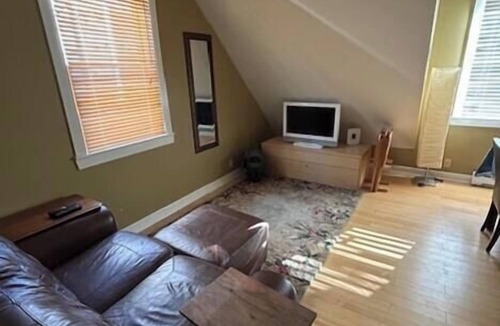 Kenilworth House | 2-bedroom house in cool Asheville walk to Biltmore Village