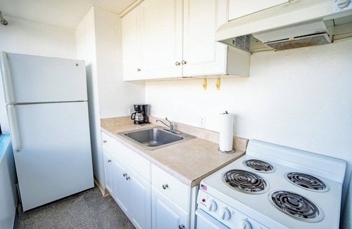 Waikiki Apartment | 2-bedroom studio Family 4 person in terrific HonoluluNear Waikiki AlaMoanaGreen