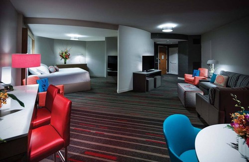 Florida Center Hotel | 2-Bedroom Suite at a 4⭐️ Hotel