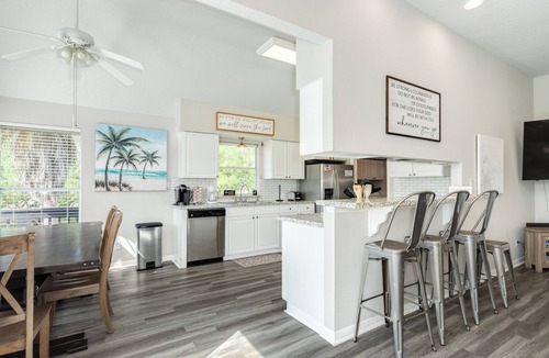 Pirates Beach West House | 2 blocks to beach, 13 mi to Downtown - Dog Friendly & Great for Families!