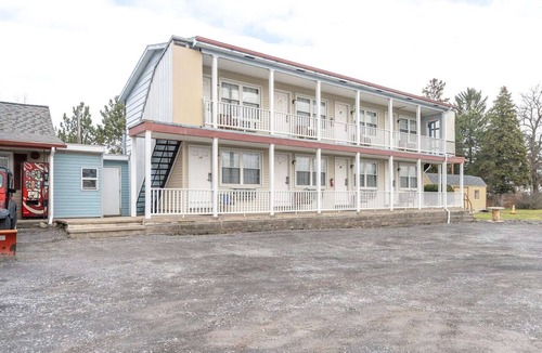 Seneca Falls Apartment | 2 Full Beds | Non-Smoking