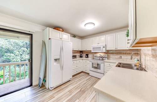 Princeville Condo | ~ 2 Mi to Beach: Princeville Condo w/Private Deck