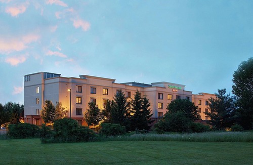 Ithaca Hotel | 2 Queen | Marriott Ithaca | Free Airport Shuttle, Cornell Minutes, Indoor Pool