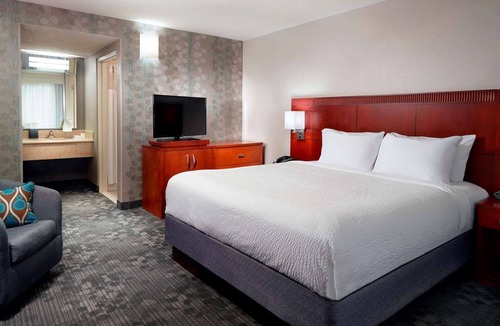 Home Park Hotel | 2 Units | Convenient Midtown Location | Modern Suite w/Pool