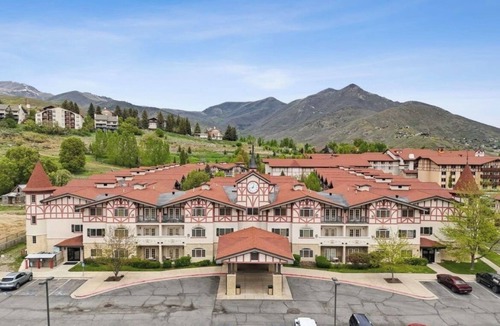 Midway Villa | 2066/68 | Designer 2BR Villa | Near Park City, UT