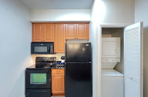 Florida Center Condo | 207 Luxury 2-Unit Suite Pool | Universal & I-Drive