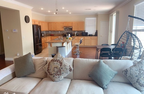 Rhodes Ranch House | 2300SF LUX 3BD HOUSE WITH BIG BACK YARD