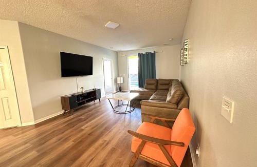 Sunset Ridge House | 25% Off Sunset Themed Retreat